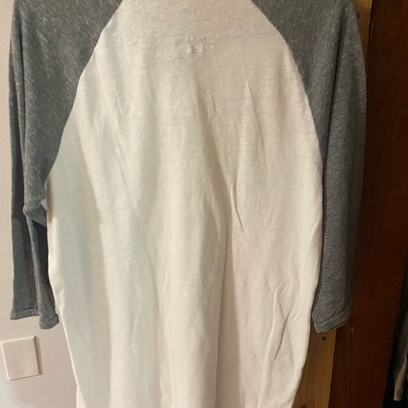 On The Byas 3/4 Sleeve Henley Size Large - Picture 2 of 5